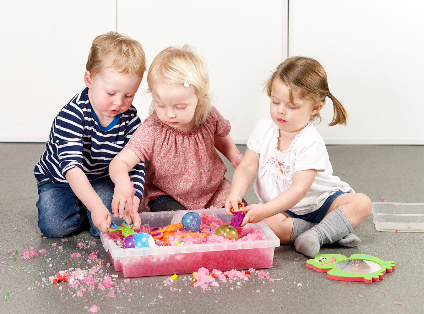 Messy and Water Exploration Bag - SEE VIDEO OF SUGGESTED USES!