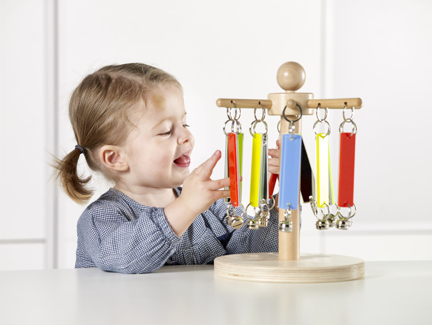 Fluorescent Mirror Chimeabout