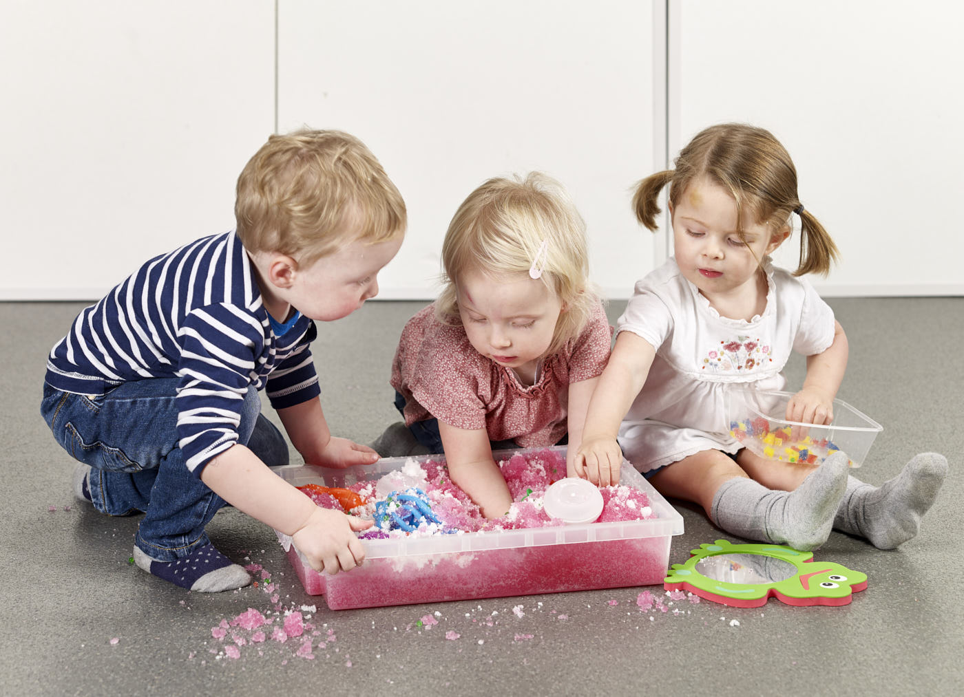 Messy and Water Exploration Bag - SEE VIDEO OF SUGGESTED USES!