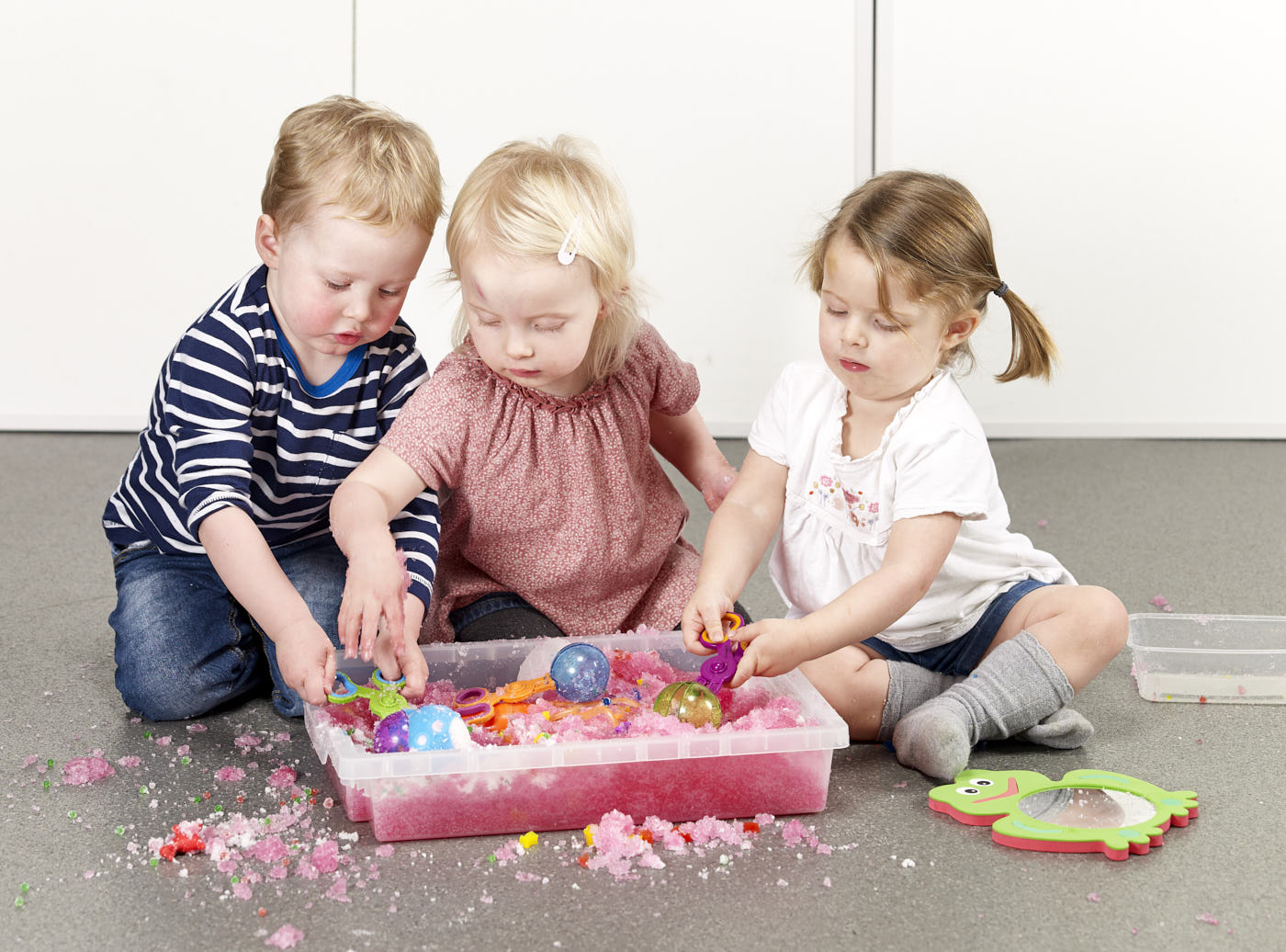 Messy and Water Exploration Bag - SEE VIDEO OF SUGGESTED USES!
