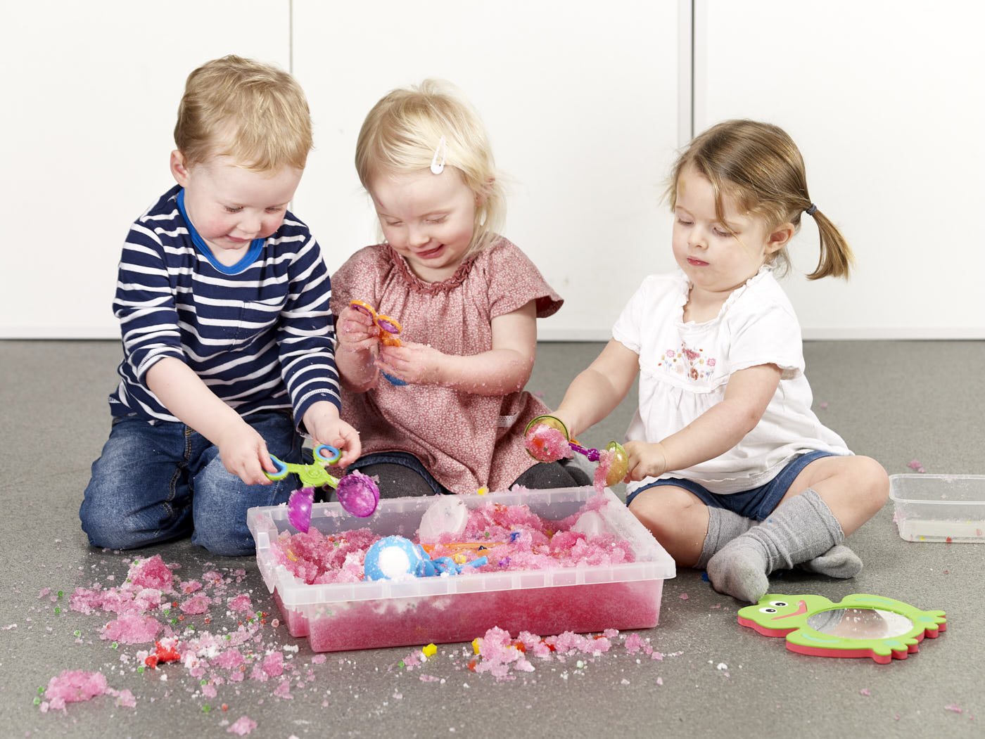Messy and Water Exploration Bag - SEE VIDEO OF SUGGESTED USES!