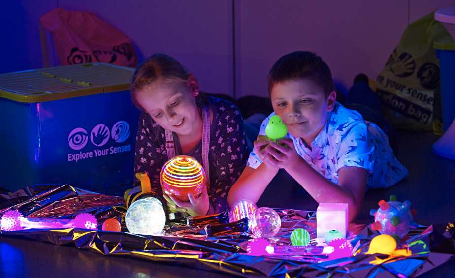 Dark Room Discovery Tub